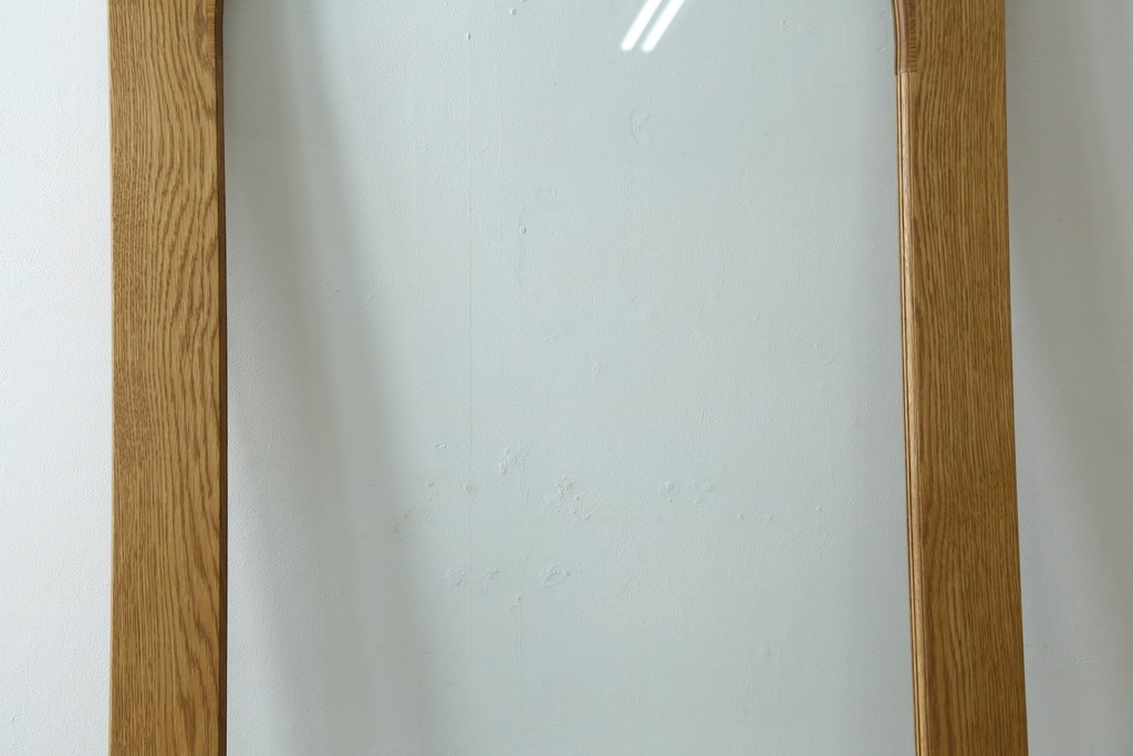 中古建具　美品　職人手作り　楢(ナラ)材　アーチ型のデザインがおしゃれな引き戸1枚　(R-081604)
