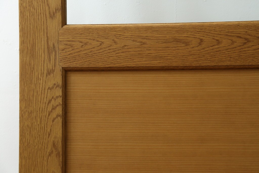 中古建具　美品　職人手作り　楢(ナラ)材　アーチ型のデザインがおしゃれな引き戸1枚　(R-081604)
