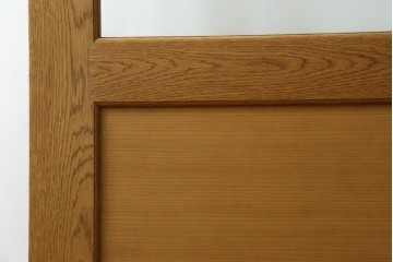 中古建具　美品　職人手作り　楢(ナラ)材　アーチ型のデザインがおしゃれな引き戸1枚　(R-081604)