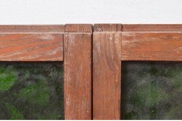 アンティーク建具　大正ロマン　透かし彫りのデザインが魅力的!お部屋が華やかになる色ガラス入り窓2枚セット(引き戸、ガラス戸)(R-081606)