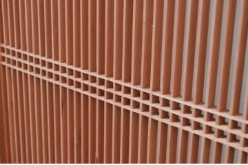 アンティーク建具　片面ガラス　和の空間づくりにおすすめ!格子入りの小さなガラス窓4枚セット(引き戸、ガラス戸、格子戸)(R-081608)