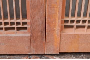 アンティーク建具　片面ガラス　和の空間づくりにおすすめ!格子入りの小さなガラス窓4枚セット(引き戸、ガラス戸、格子戸)(R-081608)