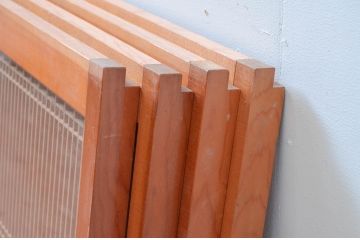 アンティーク建具　片面ガラス　和の空間づくりにおすすめ!格子入りの小さなガラス窓4枚セット(引き戸、ガラス戸、格子戸)(R-081608)