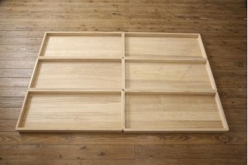 中古　伝統工芸品　頓所芳男作　気品を感じさせる美しい佇まいが魅力的な加茂桐箪笥・上段(胴厚、総桐たんす、総桐箪笥、着物箪笥、衣装箪笥、和タンス、引き出し)(R-081609)