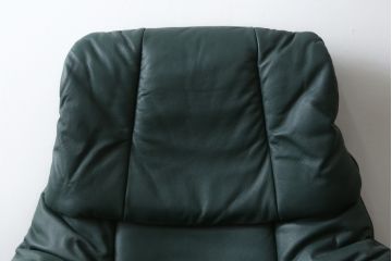 中古　EKORNES(エコーネス)　本革(レザー)　オットマン付き　ロングセラー!!一番人気のストレスレス レノ クラシック(S)(アームチェア、リクライニングチェア、椅子、一人掛けソファ、1Pソファ)(定価約45万円)(R-081615)