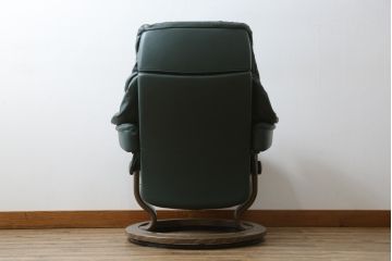中古　EKORNES(エコーネス)　本革(レザー)　オットマン付き　ロングセラー!!一番人気のストレスレス レノ クラシック(S)(アームチェア、リクライニングチェア、椅子、一人掛けソファ、1Pソファ)(定価約45万円)(R-081615)