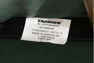中古　EKORNES(エコーネス)　本革(レザー)　オットマン付き　ロングセラー!!一番人気のストレスレス レノ クラシック(S)(アームチェア、リクライニングチェア、椅子、一人掛けソファ、1Pソファ)(定価約45万円)(R-081615)