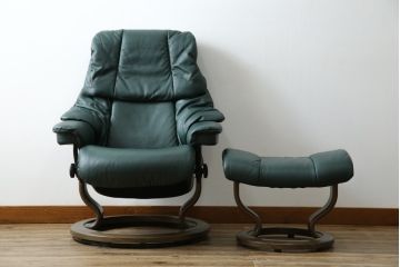 中古　EKORNES(エコーネス)　本革(レザー)　オットマン付き　ロングセラー!!一番人気のストレスレス レノ クラシック(S)(アームチェア、リクライニングチェア、椅子、一人掛けソファ、1Pソファ)(定価約45万円)(R-081615)