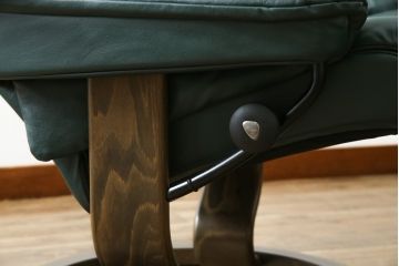 中古　EKORNES(エコーネス)　本革(レザー)　オットマン付き　ロングセラー!!一番人気のストレスレス レノ クラシック(S)(アームチェア、リクライニングチェア、椅子、一人掛けソファ、1Pソファ)(定価約45万円)(R-081615)