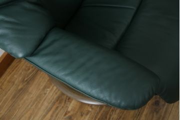 中古　EKORNES(エコーネス)　本革(レザー)　オットマン付き　ロングセラー!!一番人気のストレスレス レノ クラシック(S)(アームチェア、リクライニングチェア、椅子、一人掛けソファ、1Pソファ)(定価約45万円)(R-081615)