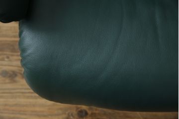 中古　EKORNES(エコーネス)　本革(レザー)　オットマン付き　ロングセラー!!一番人気のストレスレス レノ クラシック(S)(アームチェア、リクライニングチェア、椅子、一人掛けソファ、1Pソファ)(定価約45万円)(R-081615)