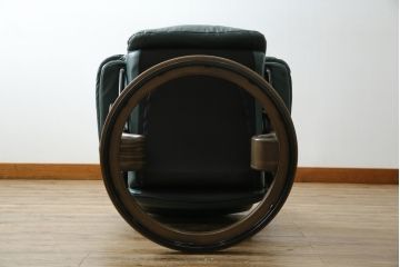 中古　EKORNES(エコーネス)　本革(レザー)　オットマン付き　ロングセラー!!一番人気のストレスレス レノ クラシック(S)(アームチェア、リクライニングチェア、椅子、一人掛けソファ、1Pソファ)(定価約45万円)(R-081615)