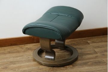 中古　EKORNES(エコーネス)　本革(レザー)　オットマン付き　ロングセラー!!一番人気のストレスレス レノ クラシック(S)(アームチェア、リクライニングチェア、椅子、一人掛けソファ、1Pソファ)(定価約45万円)(R-081615)
