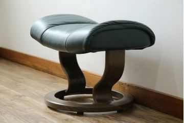 中古　EKORNES(エコーネス)　本革(レザー)　オットマン付き　ロングセラー!!一番人気のストレスレス レノ クラシック(S)(アームチェア、リクライニングチェア、椅子、一人掛けソファ、1Pソファ)(定価約45万円)(R-081615)