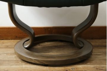 中古　EKORNES(エコーネス)　本革(レザー)　オットマン付き　ロングセラー!!一番人気のストレスレス レノ クラシック(S)(アームチェア、リクライニングチェア、椅子、一人掛けソファ、1Pソファ)(定価約45万円)(R-081615)