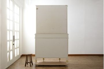 中古　美品　イタリア高級家具　ロココ調　Fratelli Origgi(フラテッリ・オリッジ)　圧迫感を抑えたRガラスの優しいデザインが魅力的なキャビネット(旧Mario Colciago&Figli(マリオ・コルチャゴ)、キュリオケース、ガラスケース、ショーケース、飾り棚、Rガラス、曲げガラス)(定価約200万円)(R-081616)