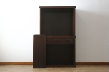 中古　高級品!!　三越百貨店　三方栗材　上質な和の空間を演出する格子引き戸の二段重ね水屋箪笥(食器棚、茶箪笥、キャビネット、収納棚、戸棚、重ねタンス、店舗什器)(R-081617)