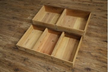 和製アンティーク　前面欅(ケヤキ)材　どこか懐かしさを感じる味の良い関東水屋箪笥(サイドキャビネット、茶箪笥、食器棚、収納棚、戸棚)(R-081618)