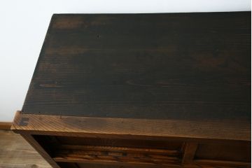 和製アンティーク　前面欅(ケヤキ)材　どこか懐かしさを感じる味の良い関東水屋箪笥(サイドキャビネット、茶箪笥、食器棚、収納棚、戸棚)(R-081618)