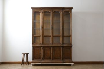 中古　美品　DREXEL HERITAGE(ドレクセルヘリテイジ)　Cameo Classics(キャメオクラシックス)　マホガニー材　高級感溢れる佇まいが魅力的な照明付きキャビネット(収納棚、戸棚、食器棚、カップボード、飾り棚、コレクションケース、ディスプレイケース)(定価約228万円)(R-081620)
