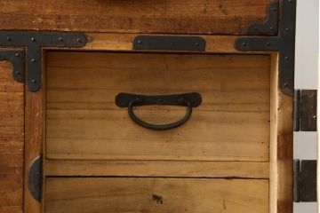 和製アンティーク　総桐(キリ)材　品のある丸金具が和モダンな雰囲気を醸し出す時代箪笥ローボード(和タンス、衣装箪笥、収納たんす、桐箪笥、桐たんす、引き出し、ローチェスト、テレビ台、テレビボード)(R-081624)