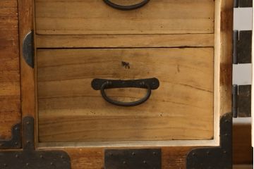 和製アンティーク　総桐(キリ)材　品のある丸金具が和モダンな雰囲気を醸し出す時代箪笥ローボード(和タンス、衣装箪笥、収納たんす、桐箪笥、桐たんす、引き出し、ローチェスト、テレビ台、テレビボード)(R-081624)