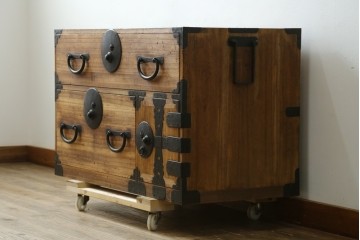 和製アンティーク　時代箪笥　総桐(キリ)材　丸金具の和箪笥ローチェスト　(R-081624)