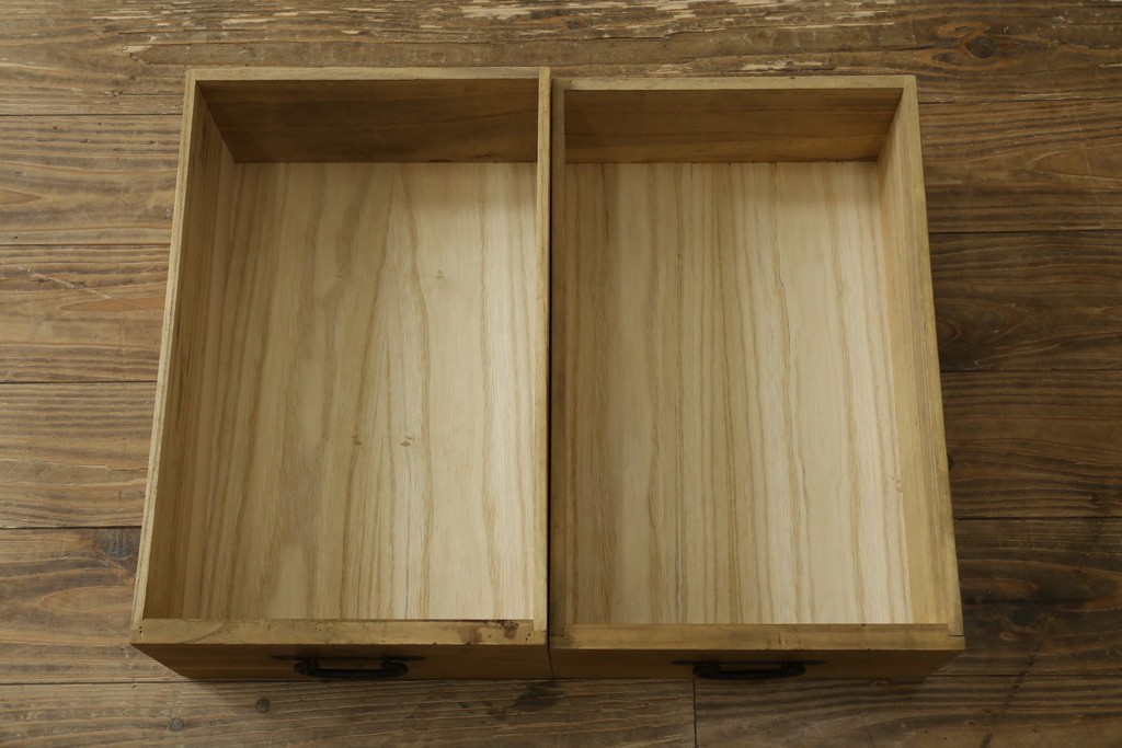 和製アンティーク　時代箪笥　総桐(キリ)材　丸金具の和箪笥ローチェスト　(R-081624)