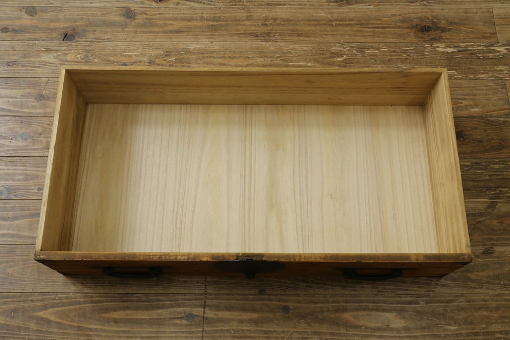和製アンティーク　時代箪笥　総桐(キリ)材　丸金具の和箪笥ローチェスト　(R-081624)