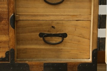 和製アンティーク　時代箪笥　総桐(キリ)材　丸金具の和箪笥ローチェスト　(R-081624)