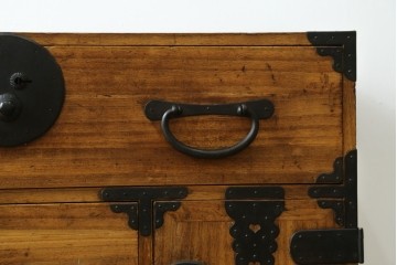 和製アンティーク　時代箪笥　総桐(キリ)材　丸金具の和箪笥ローチェスト　(R-081624)