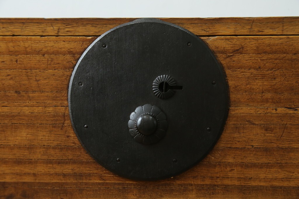 和製アンティーク　時代箪笥　総桐(キリ)材　丸金具の和箪笥ローチェスト　(R-081624)