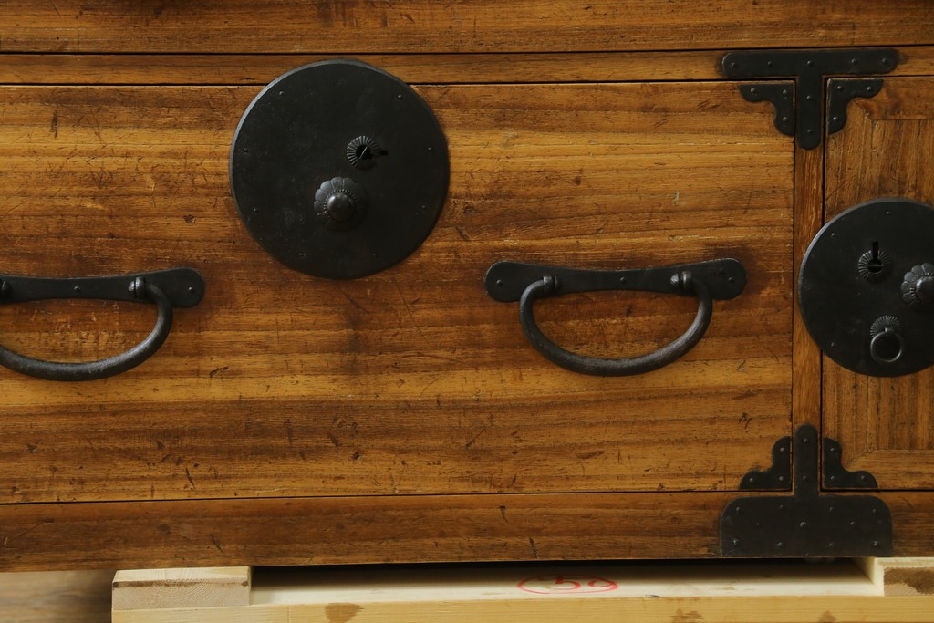 和製アンティーク　時代箪笥　総桐(キリ)材　丸金具の和箪笥ローチェスト　(R-081624)