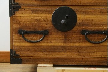 和製アンティーク　時代箪笥　総桐(キリ)材　丸金具の和箪笥ローチェスト　(R-081624)