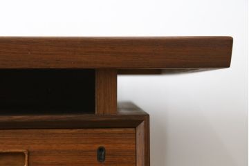 北欧ビンテージ　美品　温もり溢れるローズウッド材のパートナーデスク(ワークデスク、在宅ワーク、在宅用、オフィスデスク、両袖机、ヴィンテージ)(R-081625)