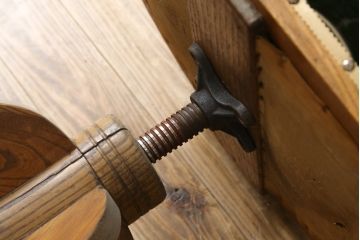 和製アンティーク　希少な総欅(ケヤキ)材　大正ロマンの雰囲気溢れる透かし彫り入りの回転チェア(回転椅子、イス、ドクターチェア、アームチェア、オフィスチェア、デスクチェア)(R-081627)
