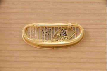 中古　国産　広島・府中家具　衣装盆付き　収納力抜群!上品な佇まいが魅力の総桐箪笥・上段(並厚、和タンス、衣装箪笥、着物箪笥、サイドキャビネット)(R-081638)