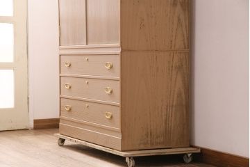 中古　国産　広島・府中家具　衣装盆付き　収納力抜群!上品な佇まいが魅力の総桐箪笥・下段(並厚、和タンス、衣装箪笥、ローチェスト、引き出し、収納箪笥、テレビ台、テレビボード)(R-081639)
