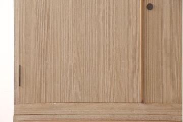 中古　国産　在銘　金具の繊細な絵柄が美しい衣装盆付き総桐箪笥・上段(並厚、衣装箪笥、着物箪笥、和タンス、サイドキャビネット)(R-081640)