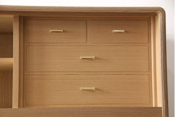 中古　美品　最高級　桐の松山(松山家具)　明るい木色と金色の金具が気品を漂わせる大阪泉州総桐箪笥・上段(並厚、総桐たんす、整理タンス、和タンス、サイドボード、ローボード)(R-081647)