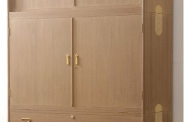 中古　美品　最高級　桐の松山(松山家具)　明るい木色と金色の金具が気品を漂わせる大阪泉州総桐箪笥・中段(並厚、総桐たんす、衣装タンス、和タンス、着物箪笥、収納箪笥)(R-081648)