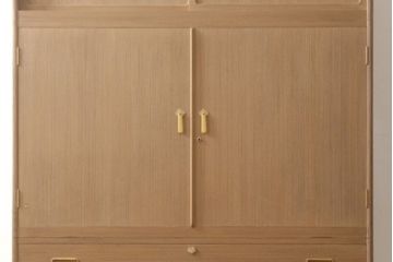 中古　美品　最高級　桐の松山(松山家具)　明るい木色と金色の金具が気品を漂わせる大阪泉州総桐箪笥・中段(並厚、総桐たんす、衣装タンス、和タンス、着物箪笥、収納箪笥)(R-081648)