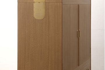 中古　美品　最高級　桐の松山(松山家具)　明るい木色と金色の金具が気品を漂わせる大阪泉州総桐箪笥・中段(並厚、総桐たんす、衣装タンス、和タンス、着物箪笥、収納箪笥)(R-081648)
