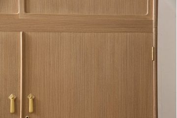 中古　美品　最高級　桐の松山(松山家具)　明るい木色と金色の金具が気品を漂わせる大阪泉州総桐箪笥・中段(並厚、総桐たんす、衣装タンス、和タンス、着物箪笥、収納箪笥)(R-081648)