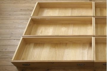 中古　堀 正和作　凛とした佇まいが魅力的な加茂総桐箪笥・下段(胴厚、四方丸、桐たんす、衣装箪笥、和タンス、引き出し、整理タンス、チェスト、サイドチェスト)(R-081651)