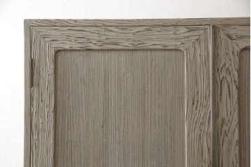 和製ビンテージ　希少!　国産　職人　浮造り　彫刻入りの特注総桐箪笥・上段(並厚、ワードローブ、洋服タンス、桐たんす、ヴィンテージ)(R-081659)