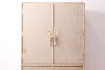 中古　伝統工芸品　頓所芳男作　衣装盆付き　牡丹の前飾りが素敵な重ね加茂総桐箪笥・上段(胴厚、総桐たんす、着物箪笥、衣装箪笥、和タンス、サイドキャビネット)(R-081661)