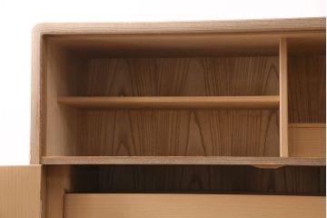 中古　広島・府中家具　衣装盆付き　繊細なデザインの金具が魅力!上品な佇まいの総桐箪笥・上段(胴厚、四方丸、和タンス、衣装箪笥、着物箪笥、サイドキャビネット、収納棚、戸棚)(R-081663)