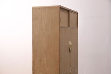 中古　広島・府中家具　衣装盆付き　繊細なデザインの金具が魅力!上品な佇まいの総桐箪笥・上段(胴厚、四方丸、和タンス、衣装箪笥、着物箪笥、サイドキャビネット、収納棚、戸棚)(R-081663)