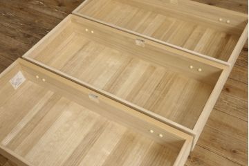 中古　高島屋　伝統工芸士　椿春雄作　凛とした佇まいが魅力の加茂総桐箪笥・下段(胴丸、総桐たんす、引き出し、収納箪笥、和タンス、衣装箪笥、チェスト、サイドボード)(R-081669)